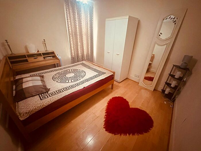 2 Bedroom Flat To Rent In Vicarage Road, Leyton, E10