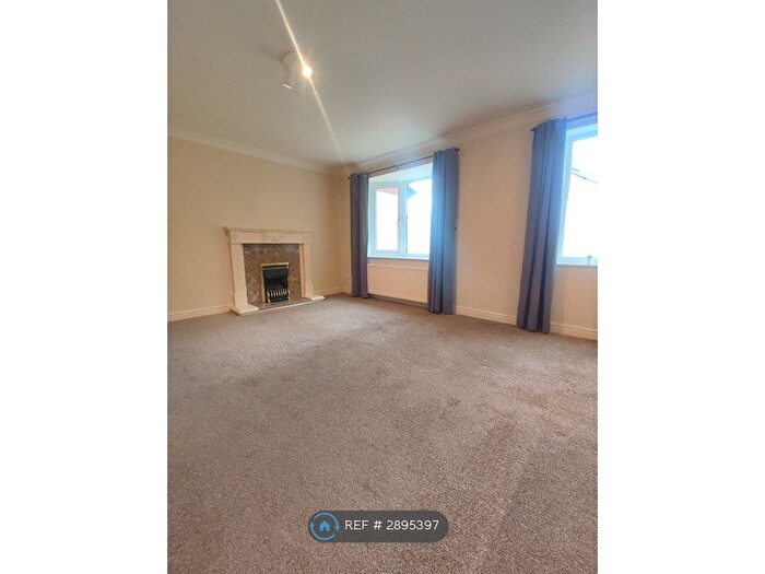 2 Bedroom Flat To Rent In Station Court, Leeds, LS15