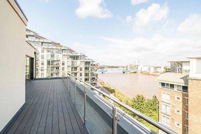 2 Bedroom Flat For Sale In Chatfield Road, Battersea, SW11