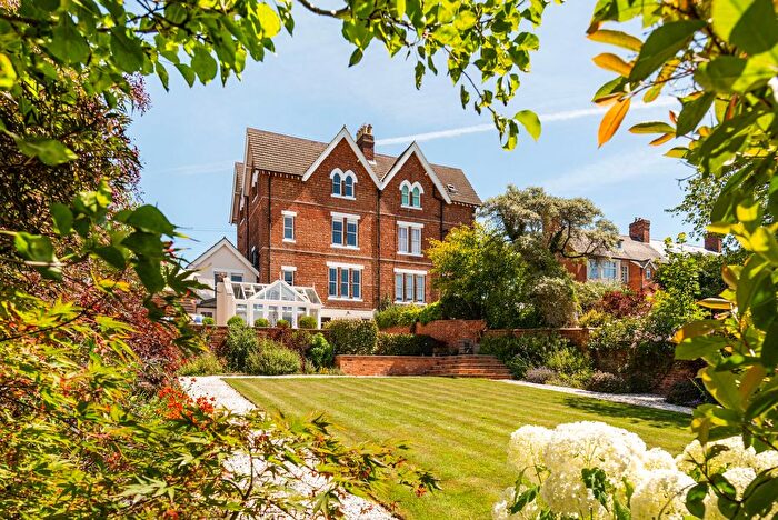 5 Bedroom Property For Sale In Banbury Road, Brackley, NN13