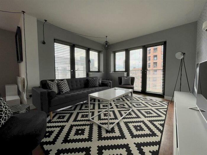 2 Bedroom Apartment To Rent In Watermarque, Birmingham, B16