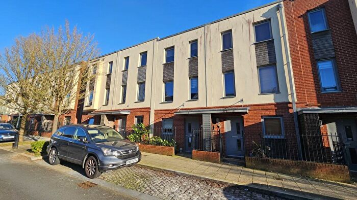 4 Bedroom Terraced House For Sale In Fore Street, Plymouth, PL1