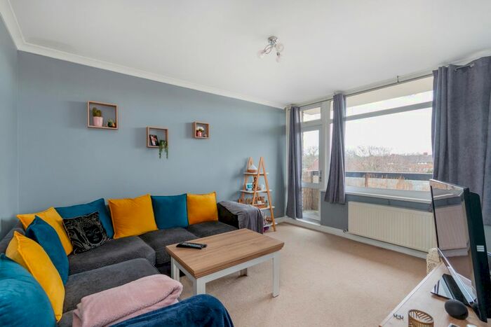 1 Bedroom Flat To Rent In Colson Way, London SW16