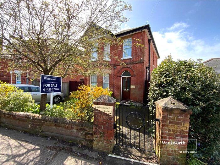 4 Bedroom Detached House For Sale In Stanpit, Christchurch, BH23