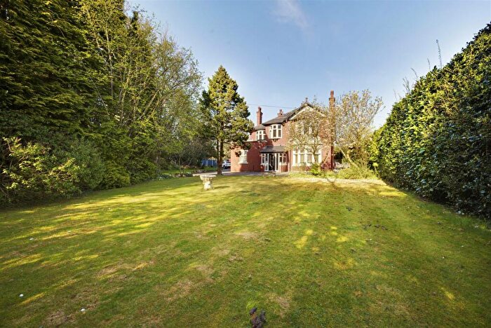 5 Bedroom Detached House For Sale In Park Lane, Congleton, CW12