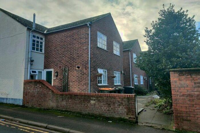 2 Bedroom Terraced House To Rent In Tavistock Place, Bedford, MK40