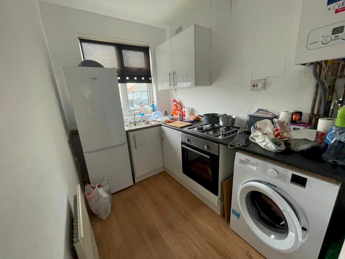 1 Bedroom Flat To Rent In Ardleigh Green Road, Hornchurch, RM11