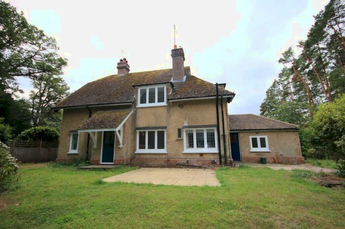 House To Rent In Bix, Henley-on-Thames, Oxfordshire, RG9