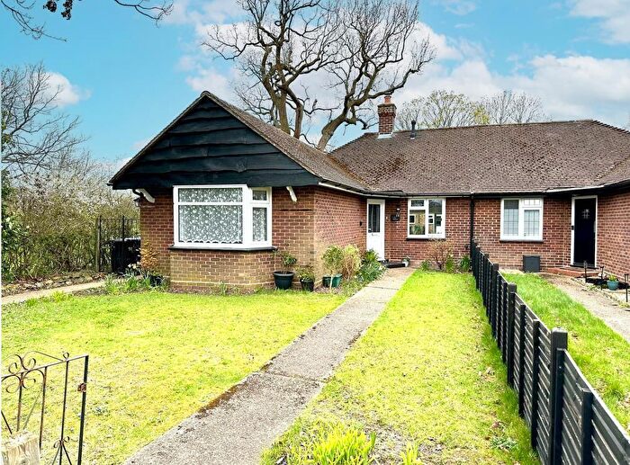 2 Bedroom Semi-detached Bungalow For Sale In Heronfield, Potters Bar, EN6