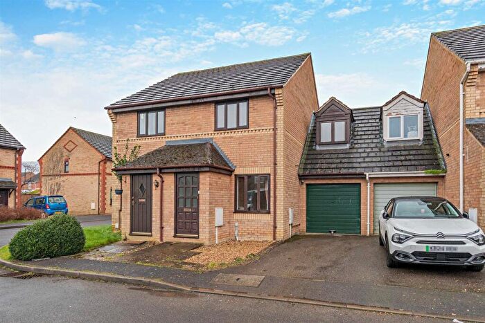 House To Rent In Siddons Close, Oundle, Peterborough, PE8