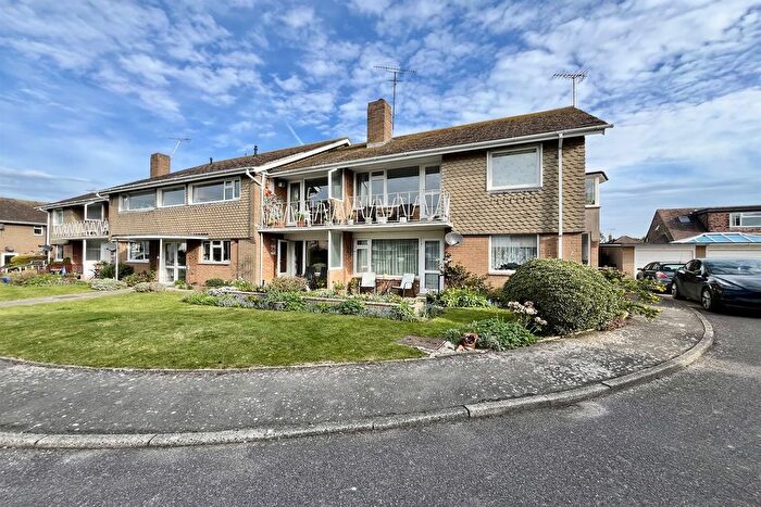 2 Bedroom Flat To Rent In Flat Rowan House, Cudlow Garden, Rustington, Littlehampton, West Sussex, BN16