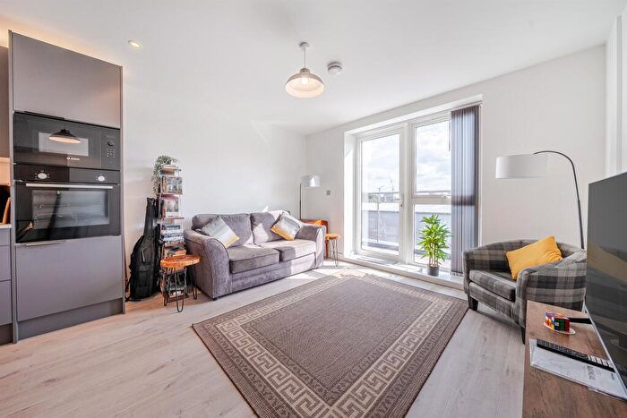 1 Bedroom Apartment For Sale In Clivemont Road, Maidenhead, SL6