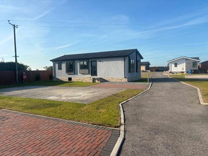 2 Bedroom Caravan For Sale In Ryther Road, Ulleskelf, Tadcaster, LS24