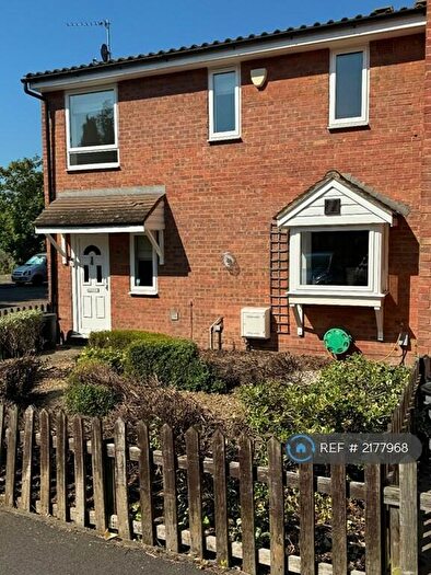 2 Bedroom Semi-Detached House To Rent In Arundel Close, London, SW11