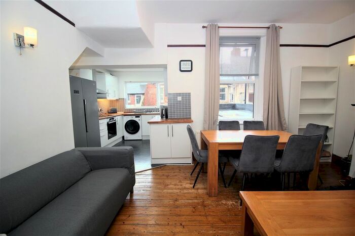 6 Bedroom Terraced House To Rent In Hunters Road, Spital Tongues, Newcastle Upon Tyne, NE2