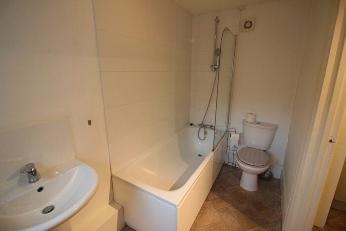 1 Bedroom Flat To Rent In Weyhill Road, Andover, Hampshire, SP10