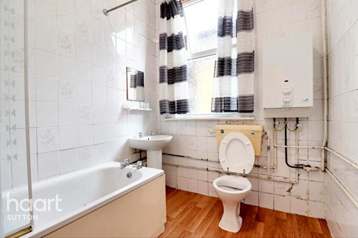 Studio To Rent In Cheam Road, Sutton, SM1