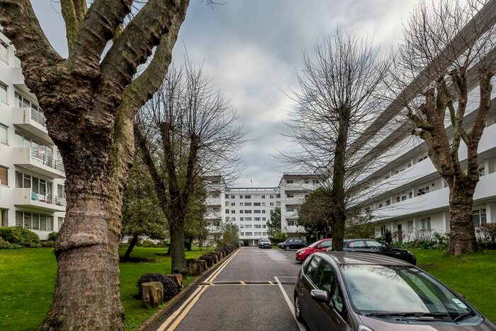 Studio To Rent In Streatham Hill, London, SW2