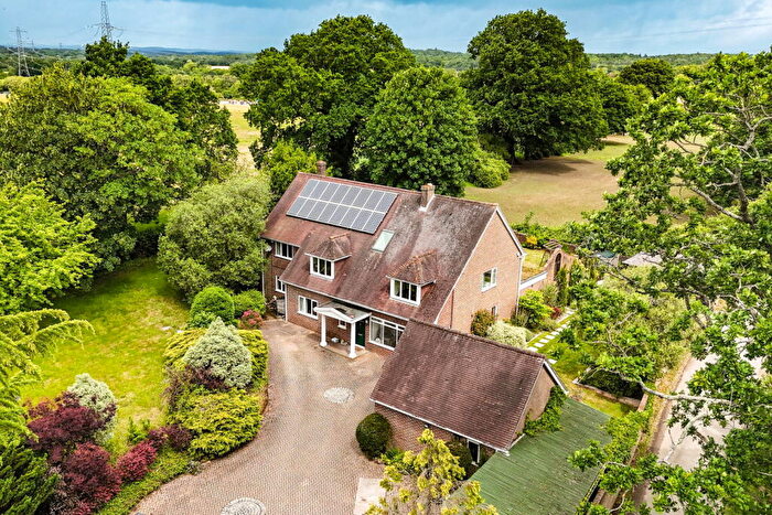 5 Bedroom Detached House For Sale In Hill Street, Calmore, Southampton, SO40