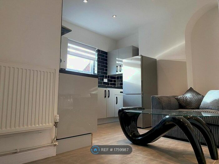 2 Bedroom Flat To Rent In Main Street, Kimberley, Nottingham, NG16