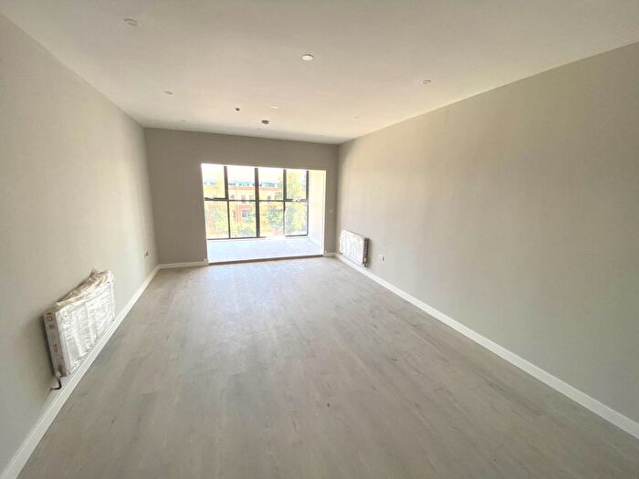 1 Bedroom Flat To Rent In Stirling Way, Borehamwood, WD6