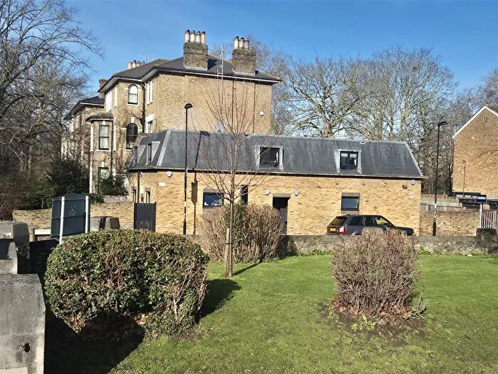 2 Bedroom Semi Detached House To Rent In Lewisham Way, Brockley, SE4