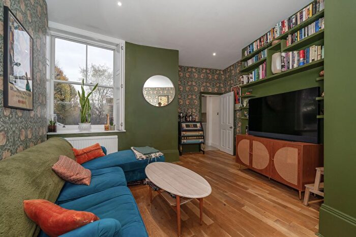 2 Bedroom Flat For Sale In Kings Gardens, London, NW6