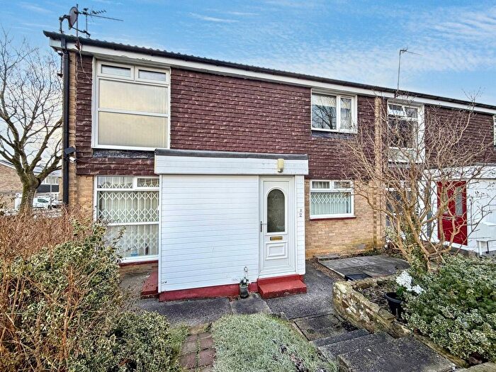 2 Bedroom Flat For Sale In Craigend, Cramlington, NE23