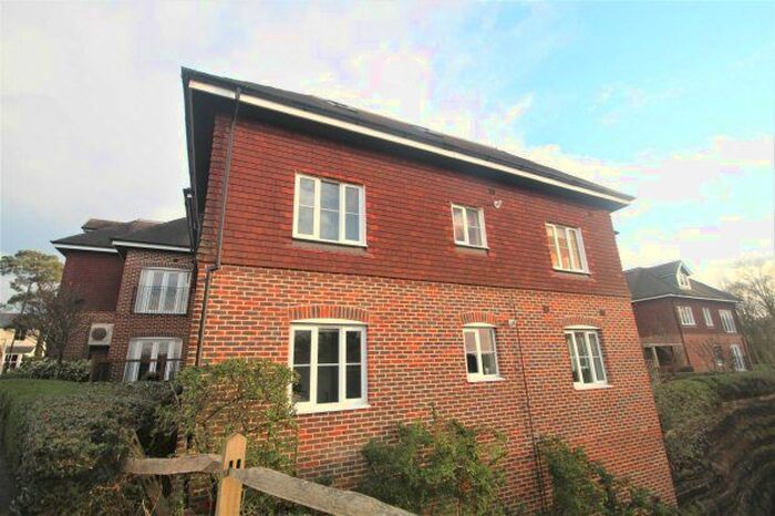 2 Bedroom Flat To Rent In Church Street, Rudgwick, Horsham RH12