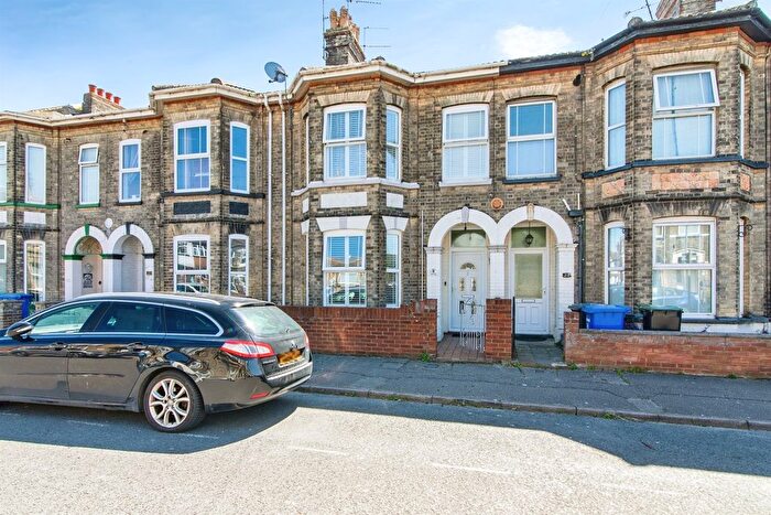 3 Bedroom Terraced House For Sale In Regent Road, Lowestoft, NR32