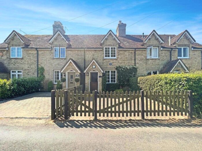 2 Bedroom Terraced House For Sale In Lower Green, Tewin, AL6