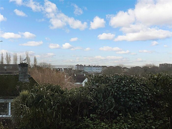 2 Bedroom Flat For Sale In Church Road, Hythe, Kent, CT21