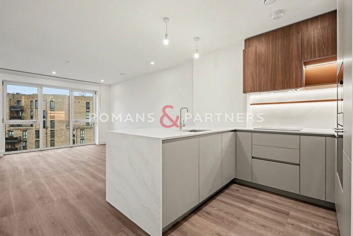 2 Bedroom Flat To Rent In Bow View Apartments, Bow Green, E3