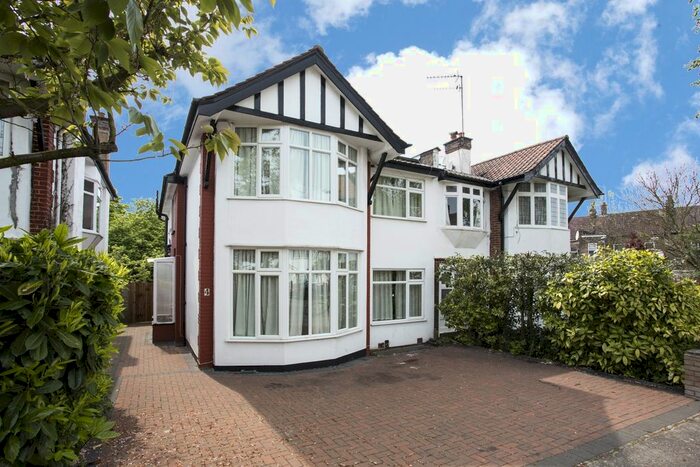 5 Bedroom Semi-Detached House To Rent In Hendale Avenue, Hendon, NW4