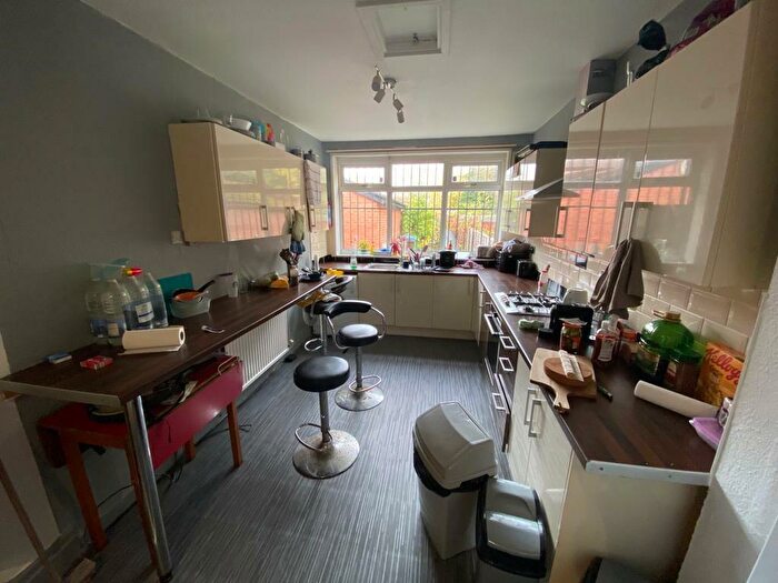 5 Bedroom Semi-Detached House To Rent In £. Pppw, Derby Road, Fallowfield, M14