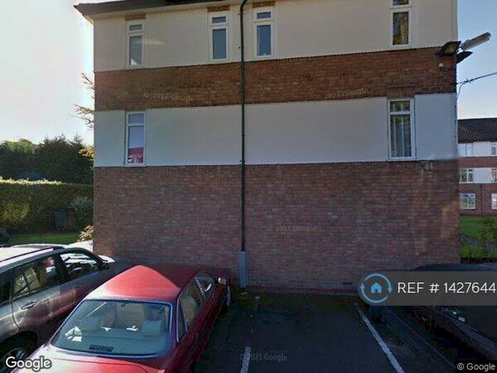 2 Bedroom Flat To Rent In Harewood Court, Sale, M33