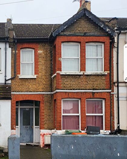 3 Bedroom Terraced House For Sale In Sibley Grove, London, E12