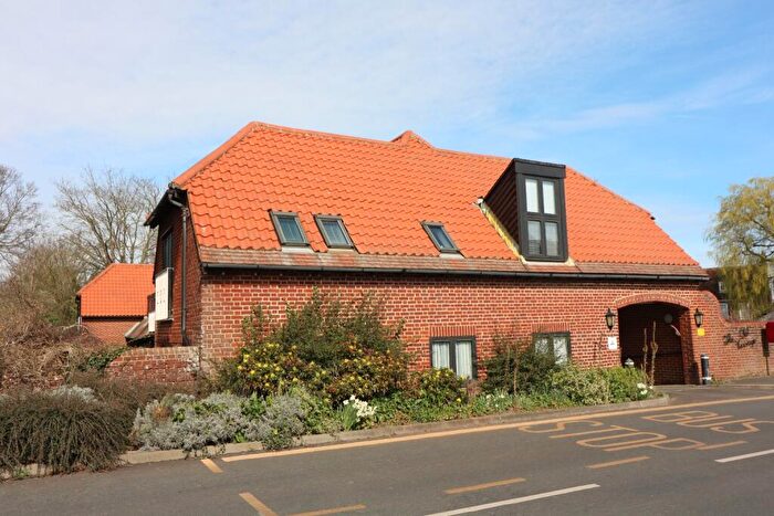 2 Bedroom Flat For Sale In The Street, Woodnesborough, Sandwich, Kent, CT13