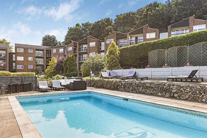 2 Bedroom Apartment For Sale In The Spinney, Hertford, SG13