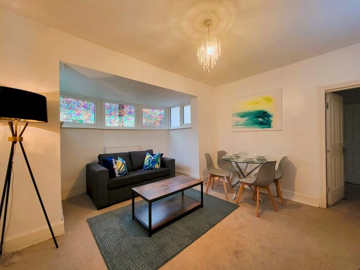 1 Bedroom Flat To Rent In Madeley Road, Ealing, London, W5