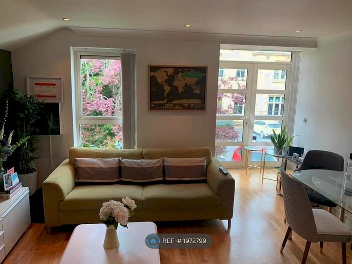 2 Bedroom Flat To Rent In Stainbeck Lane, Leeds, LS7