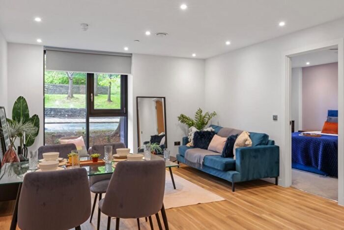 Flat To Rent In Castle Street, Bristol, BS2