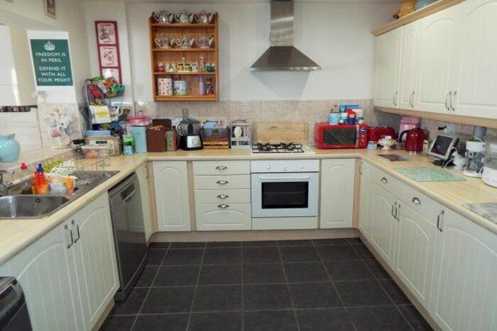 2 Bedroom Semi-Detached House To Rent In Shipbourne Road, Tonbridge TN10