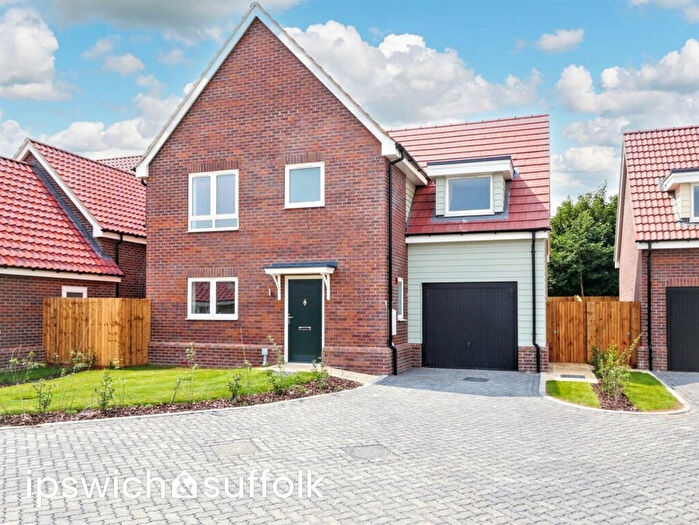 3 Bedroom Detached House For Sale In Spalding Way, Chelmondiston, IP9