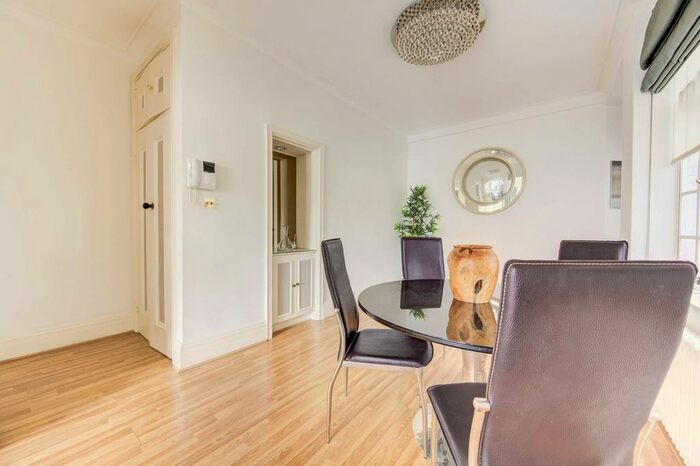 1 Bedroom Flat To Rent In Warwick Gardens, Kensington, London, W14