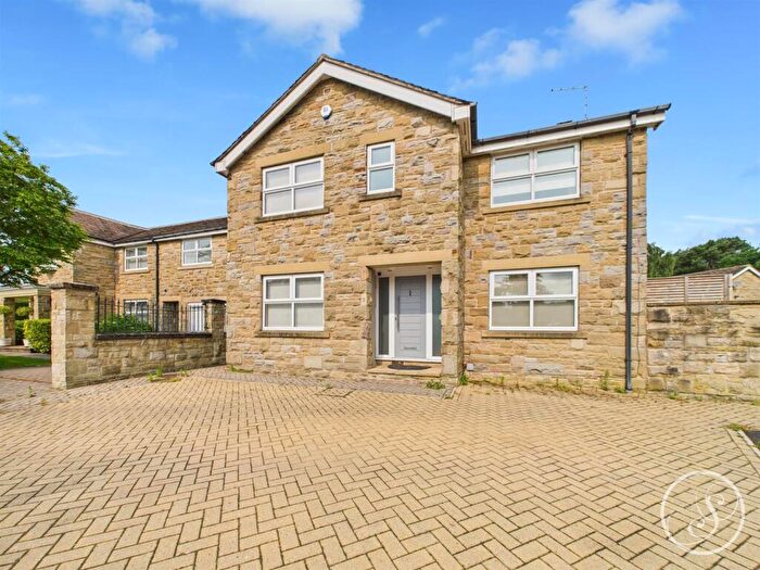 4 Bedroom Detached House To Rent In Wigton Green, Leeds, LS17