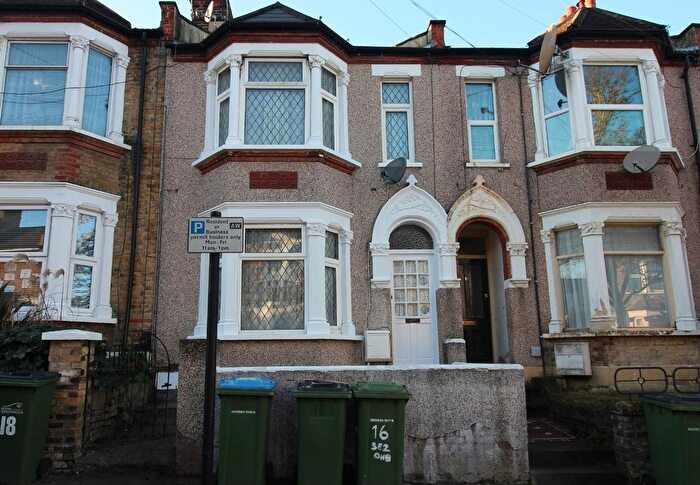 3 Bedroom Property To Rent In Chancelot Road, London, SE2