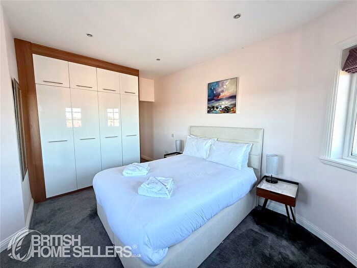 3 Bedroom Flat For Sale In Owls Road, Bournemouth, Dorset, BH5