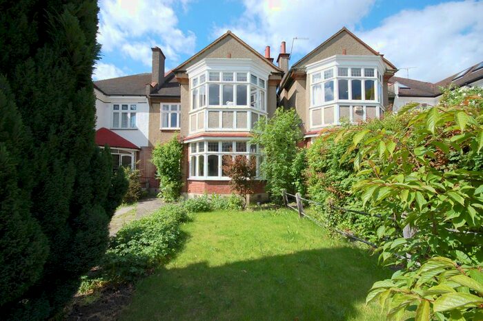 5 Bedroom Property To Rent In Woodbourne Avenue, London, SW16