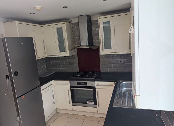 2 Bedroom Flat To Rent In Surman Terrace, Princes Road, Romford, Essex, RM1